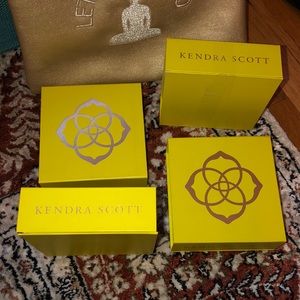 Bundle of Kendra Scott jewelry boxes